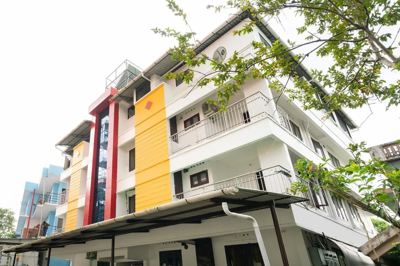 Konukevi Oyo Home 49697 Aj Apartments